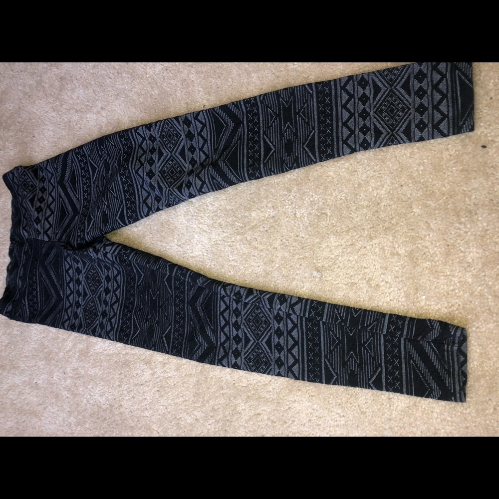 Black printed leggings